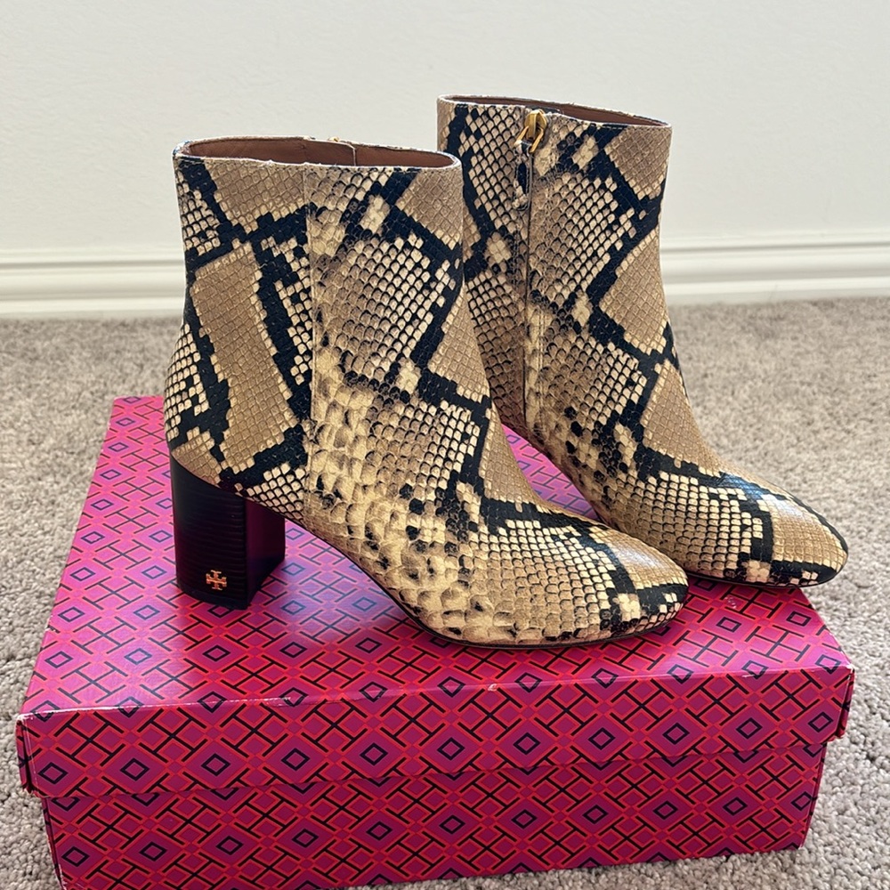 Tory Burch Brooke 70 MM animal print bootie size 8